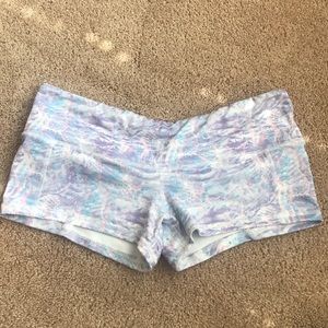 Fleo booty shorts
